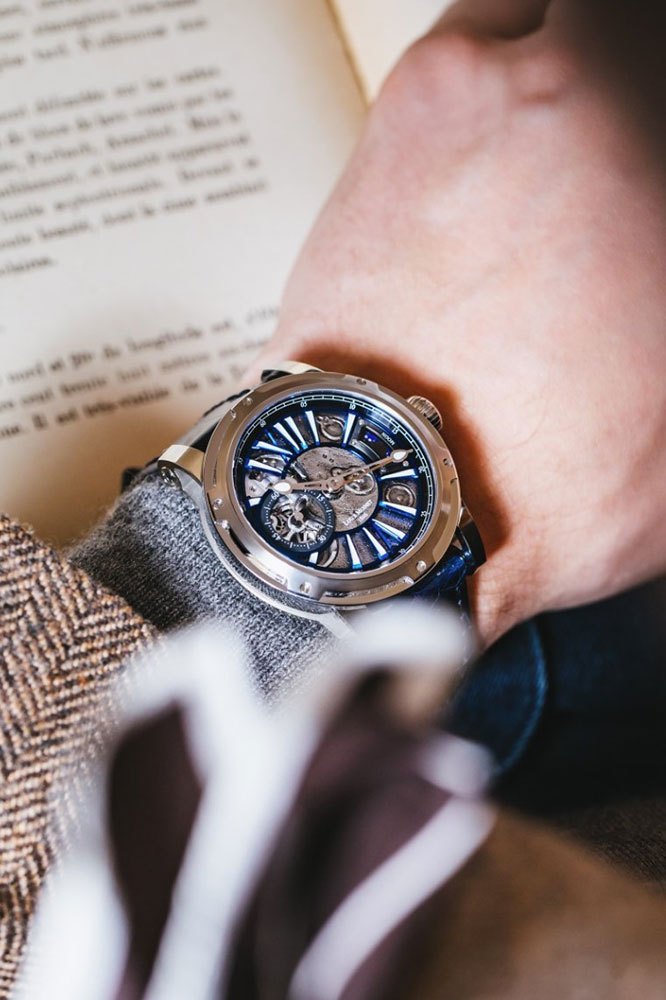 Metropolis Moon - A genuine Moon meteorite in your watch - Louis Moinet